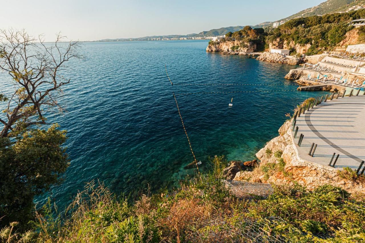 Amos At Aquamarine Villa Vlore